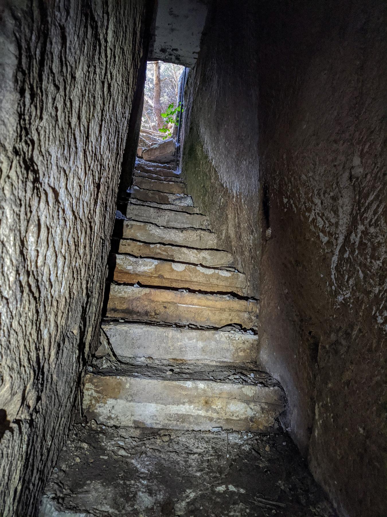 Harq Hamiem Cave stairs [Sven Midensol]