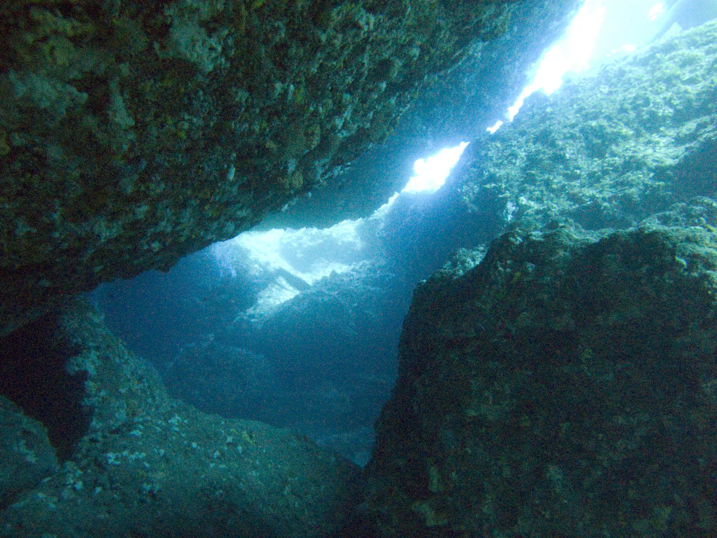 Caverns under the boulders of Lantern Point